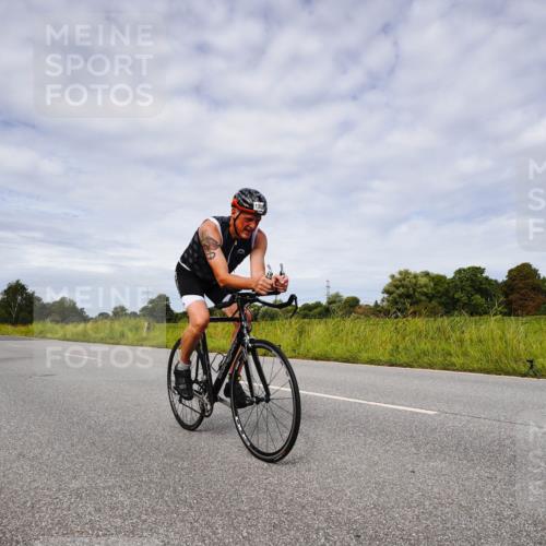 31.08.2025 - Elbe Triathlon Hamburg Michael Burmester http://msf.ph/oto/8668159 31.08.2025 11:05:05 Radfahren 1300, 1308 meine-sportfotos.de