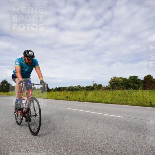 31.08.2025 - Elbe Triathlon Hamburg Michael Burmester http://msf.ph/oto/8668162 31.08.2025 11:05:06 Radfahren 1300, 1308 meine-sportfotos.de