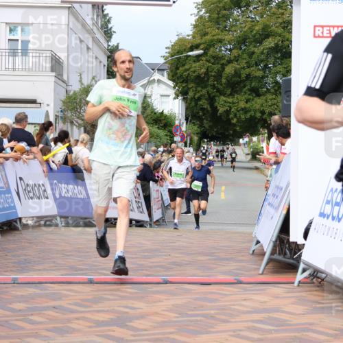 31.08.2025 - 21. Blankeneser Heldenlauf Strokosch-Dieckow http://msf.ph/oto/8668170 31.08.2025 10:56:38 Ziel 3378, 3399, 3704, 3394, 3086 meine-sportfotos.de