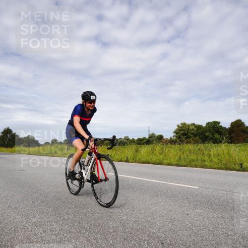 31.08.2025 - Elbe Triathlon Hamburg Michael Burmester http://msf.ph/oto/8668190 31.08.2025 11:06:03 Radfahren 1531, 1577 meine-sportfotos.de