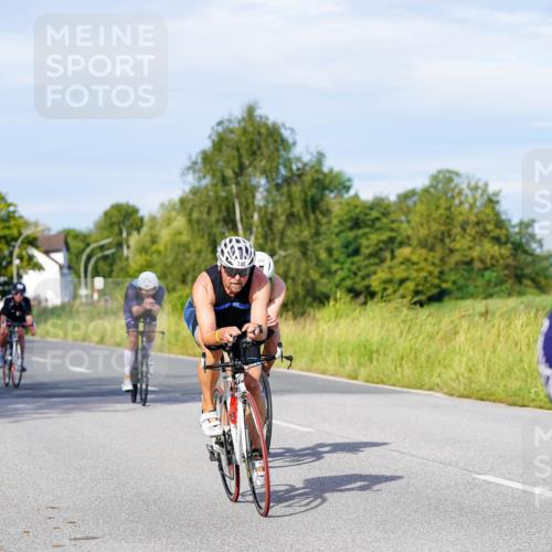 31.08.2025 - Elbe Triathlon Hamburg Michael Burmester http://msf.ph/oto/8668191 31.08.2025 09:46:08 Radfahren 463, 553, 600, 740, 803, 820, 876, 906 meine-sportfotos.de