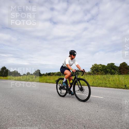 31.08.2025 - Elbe Triathlon Hamburg Michael Burmester http://msf.ph/oto/8668192 31.08.2025 11:06:05 Radfahren 1531, 1541, 1577 meine-sportfotos.de