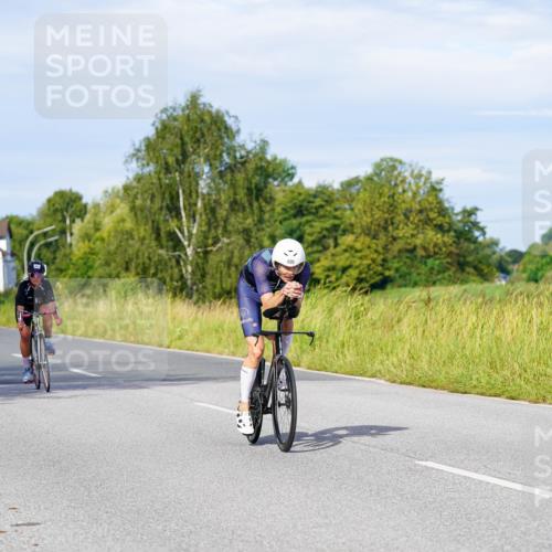 31.08.2025 - Elbe Triathlon Hamburg Michael Burmester http://msf.ph/oto/8668197 31.08.2025 09:46:09 Radfahren 463, 553, 600, 740, 803, 820, 876, 906 meine-sportfotos.de