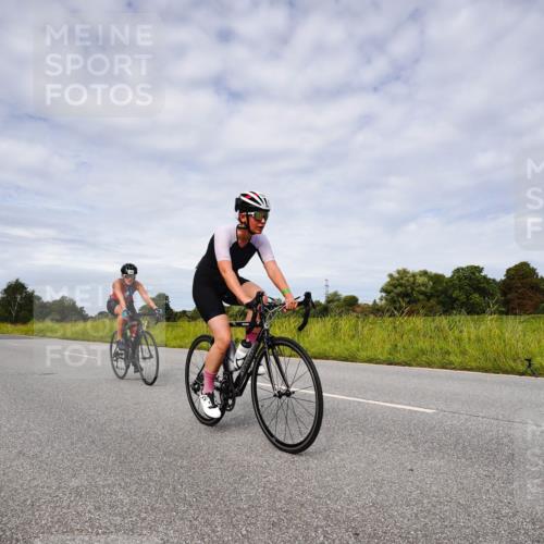 31.08.2025 - Elbe Triathlon Hamburg Michael Burmester http://msf.ph/oto/8668201 31.08.2025 11:06:22 Radfahren 1364, 1376, 1479, 1559 meine-sportfotos.de