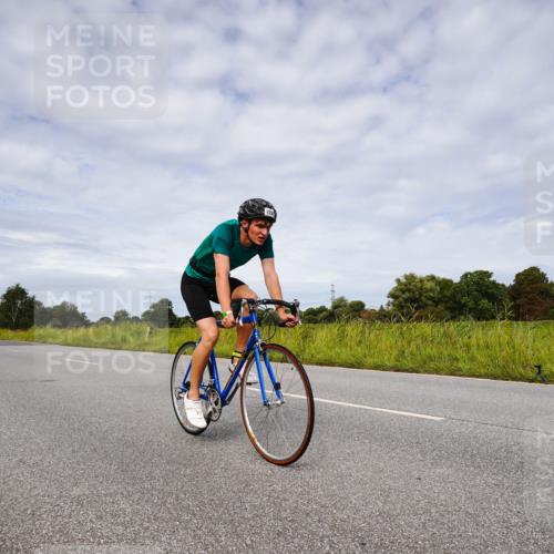 31.08.2025 - Elbe Triathlon Hamburg Michael Burmester http://msf.ph/oto/8668208 31.08.2025 11:06:31 Radfahren 1257, 1354, 1376, 1479, 1590 meine-sportfotos.de