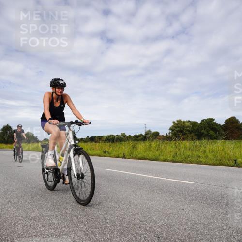 31.08.2025 - Elbe Triathlon Hamburg Michael Burmester http://msf.ph/oto/8668234 31.08.2025 11:07:07 Radfahren 952, 1477, 1556, 1561, 1618 meine-sportfotos.de