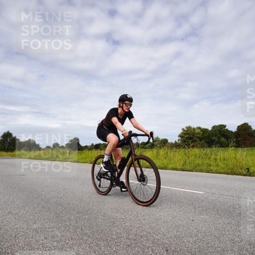 31.08.2025 - Elbe Triathlon Hamburg Michael Burmester http://msf.ph/oto/8668237 31.08.2025 11:07:08 Radfahren 952, 1340, 1477, 1556, 1561, 1618 meine-sportfotos.de