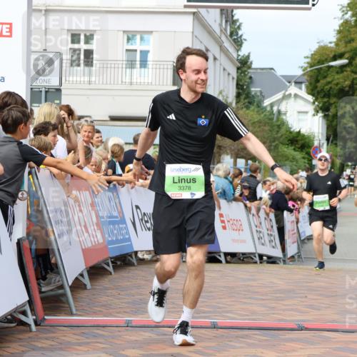 31.08.2025 - 21. Blankeneser Heldenlauf Strokosch-Dieckow http://msf.ph/oto/8668254 31.08.2025 10:56:34 Ziel 3378, 3399, 3394 meine-sportfotos.de