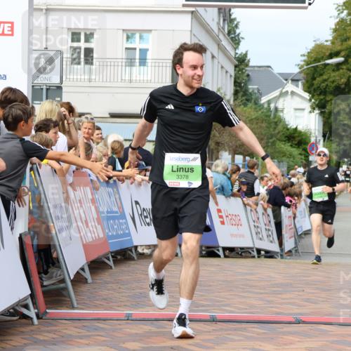 31.08.2025 - 21. Blankeneser Heldenlauf Strokosch-Dieckow http://msf.ph/oto/8668262 31.08.2025 10:56:34 Ziel 3378, 3399, 3394 meine-sportfotos.de