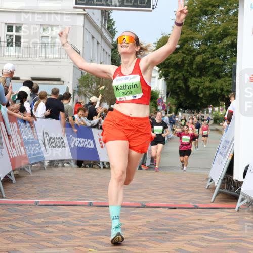 31.08.2025 - 21. Blankeneser Heldenlauf Strokosch-Dieckow http://msf.ph/oto/8668265 31.08.2025 11:14:45 Ziel 3707, 3445, 3093 meine-sportfotos.de