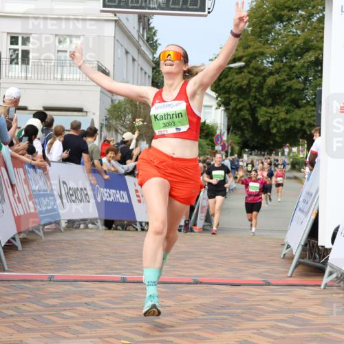 31.08.2025 - 21. Blankeneser Heldenlauf Strokosch-Dieckow http://msf.ph/oto/8668271 31.08.2025 11:14:45 Ziel 3707, 3445, 3093 meine-sportfotos.de