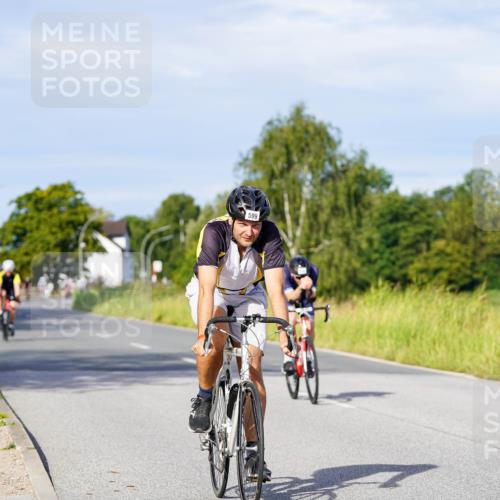 31.08.2025 - Elbe Triathlon Hamburg Michael Burmester http://msf.ph/oto/8668293 31.08.2025 09:46:32 Radfahren 421, 439, 494, 599, 666, 816, 909 meine-sportfotos.de