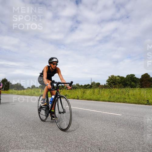 31.08.2025 - Elbe Triathlon Hamburg Michael Burmester http://msf.ph/oto/8668297 31.08.2025 11:09:03 Radfahren 1389, 1487, 1513, 1515 meine-sportfotos.de