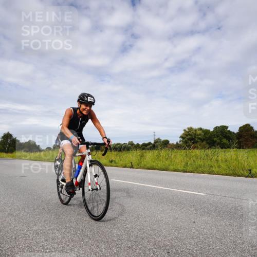 31.08.2025 - Elbe Triathlon Hamburg Michael Burmester http://msf.ph/oto/8668306 31.08.2025 11:09:21 Radfahren 1295, 1381, 1494, 1600 meine-sportfotos.de