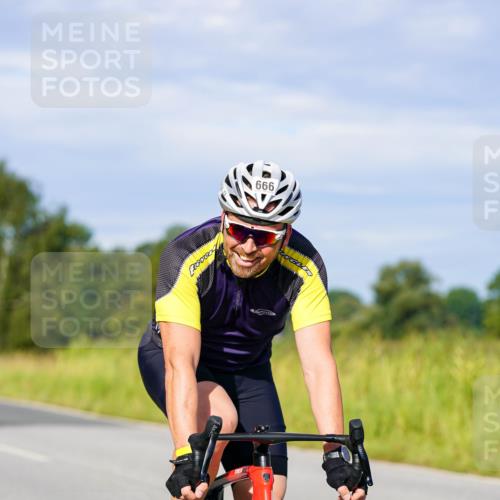 31.08.2025 - Elbe Triathlon Hamburg Michael Burmester http://msf.ph/oto/8668308 31.08.2025 09:46:36 Radfahren 284, 394, 439, 666, 750, 816 meine-sportfotos.de