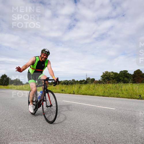 31.08.2025 - Elbe Triathlon Hamburg Michael Burmester http://msf.ph/oto/8668312 31.08.2025 11:09:28 Radfahren 1295, 1381, 1520 meine-sportfotos.de