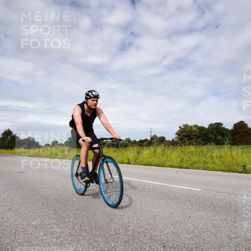 31.08.2025 - Elbe Triathlon Hamburg Michael Burmester http://msf.ph/oto/8668319 31.08.2025 11:09:38 Radfahren 1509, 1589 meine-sportfotos.de