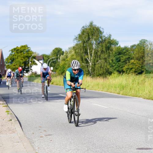 31.08.2025 - Elbe Triathlon Hamburg Michael Burmester http://msf.ph/oto/8668330 31.08.2025 09:46:41 Radfahren 284, 294, 329, 394, 526, 569, 570, 750, 759, 771, 816, 838 meine-sportfotos.de