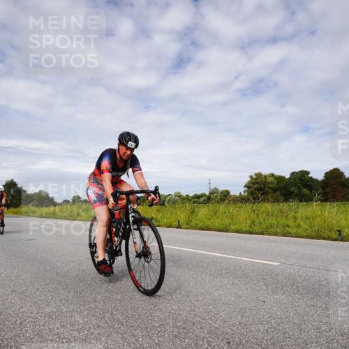 31.08.2025 - Elbe Triathlon Hamburg Michael Burmester http://msf.ph/oto/8668337 31.08.2025 11:10:22 Radfahren 1411, 1416, 1422, 1429, 1484, 1601 meine-sportfotos.de