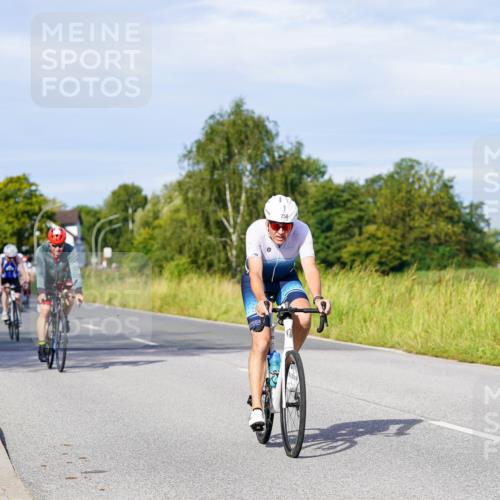 31.08.2025 - Elbe Triathlon Hamburg Michael Burmester http://msf.ph/oto/8668340 31.08.2025 09:46:43 Radfahren 284, 294, 329, 394, 526, 569, 570, 750, 759, 771, 838 meine-sportfotos.de