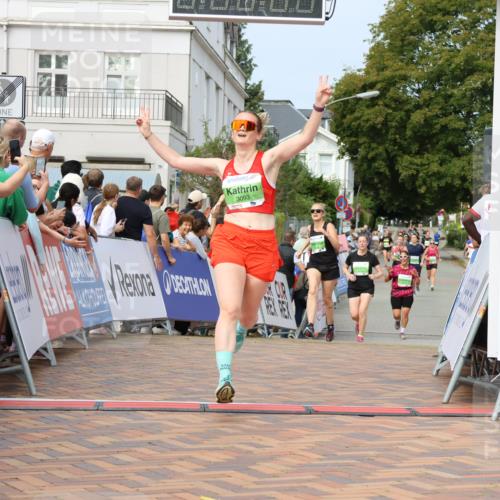 31.08.2025 - 21. Blankeneser Heldenlauf Strokosch-Dieckow http://msf.ph/oto/8668345 31.08.2025 11:14:44 Ziel 3707, 3445, 3093 meine-sportfotos.de