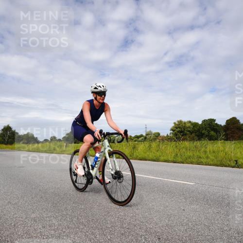 31.08.2025 - Elbe Triathlon Hamburg Michael Burmester http://msf.ph/oto/8668347 31.08.2025 11:10:27 Radfahren 1422, 1425, 1429, 1484, 1601 meine-sportfotos.de