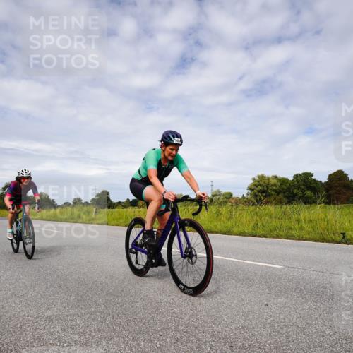 31.08.2025 - Elbe Triathlon Hamburg Michael Burmester http://msf.ph/oto/8668348 31.08.2025 11:10:29 Radfahren 1422, 1425, 1429, 1484, 1550 meine-sportfotos.de