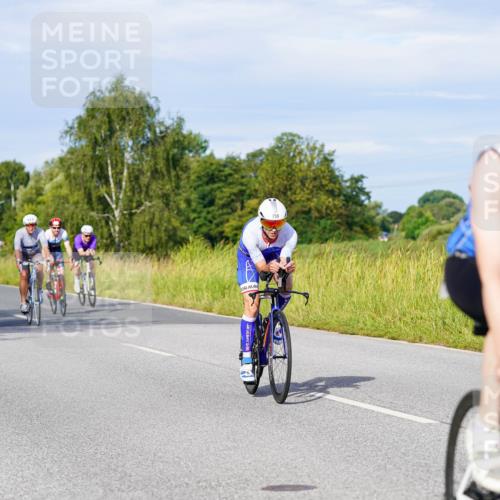 31.08.2025 - Elbe Triathlon Hamburg Michael Burmester http://msf.ph/oto/8668358 31.08.2025 09:46:46 Radfahren 294, 329, 526, 569, 570, 589, 729, 750, 759, 771, 838 meine-sportfotos.de