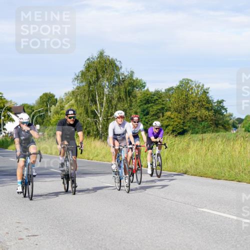 31.08.2025 - Elbe Triathlon Hamburg Michael Burmester http://msf.ph/oto/8668365 31.08.2025 09:46:47 Radfahren 294, 329, 526, 569, 570, 589, 729, 759, 771, 838 meine-sportfotos.de