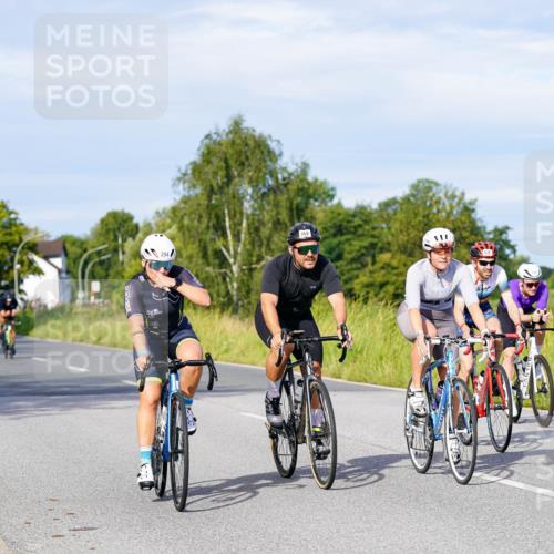 31.08.2025 - Elbe Triathlon Hamburg Michael Burmester http://msf.ph/oto/8668368 31.08.2025 09:46:48 Radfahren 294, 329, 384, 526, 569, 570, 589, 729, 759, 838 meine-sportfotos.de