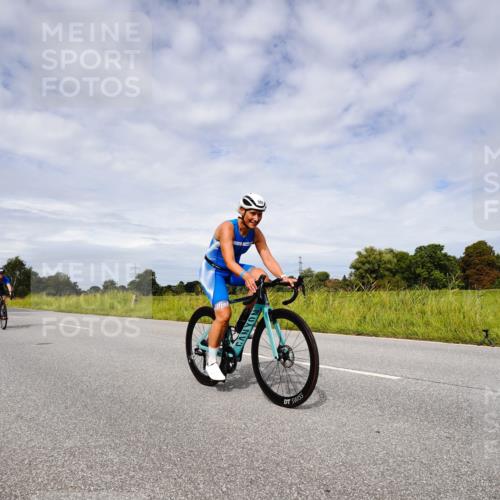 31.08.2025 - Elbe Triathlon Hamburg Michael Burmester http://msf.ph/oto/8668371 31.08.2025 11:10:48 Radfahren 988, 1365 meine-sportfotos.de