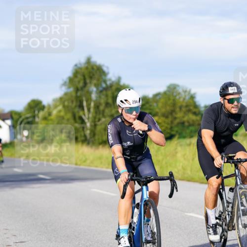 31.08.2025 - Elbe Triathlon Hamburg Michael Burmester http://msf.ph/oto/8668372 31.08.2025 09:46:48 Radfahren 294, 329, 384, 526, 569, 570, 589, 729, 759, 838 meine-sportfotos.de