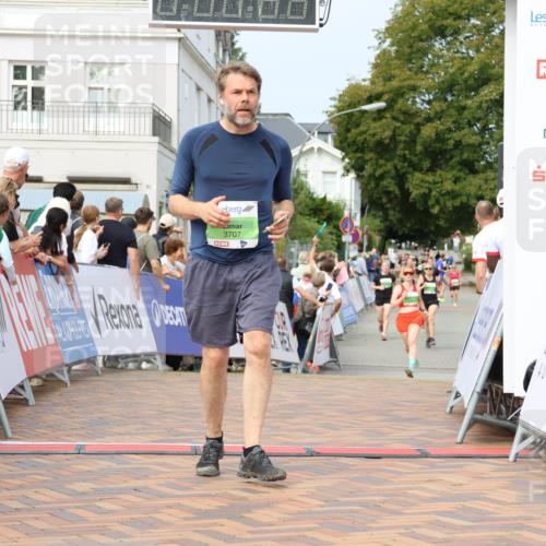 31.08.2025 - 21. Blankeneser Heldenlauf Strokosch-Dieckow http://msf.ph/oto/8668373 31.08.2025 11:14:40 Ziel 3707, 3470, 3093 meine-sportfotos.de