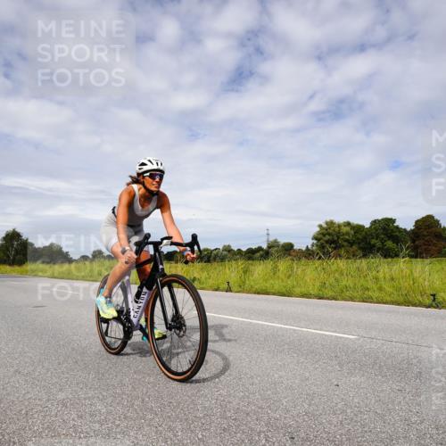 31.08.2025 - Elbe Triathlon Hamburg Michael Burmester http://msf.ph/oto/8668376 31.08.2025 11:10:59 Radfahren 1380 meine-sportfotos.de