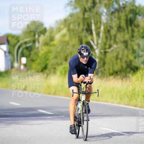 31.08.2025 - Elbe Triathlon Hamburg Michael Burmester http://msf.ph/oto/8668380 31.08.2025 09:46:51 Radfahren 294, 384, 399, 526, 569, 570, 589, 729, 838 meine-sportfotos.de