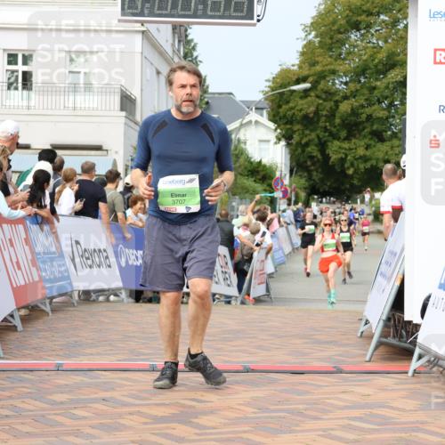 31.08.2025 - 21. Blankeneser Heldenlauf Strokosch-Dieckow http://msf.ph/oto/8668381 31.08.2025 11:14:40 Ziel 3707, 3470, 3093 meine-sportfotos.de