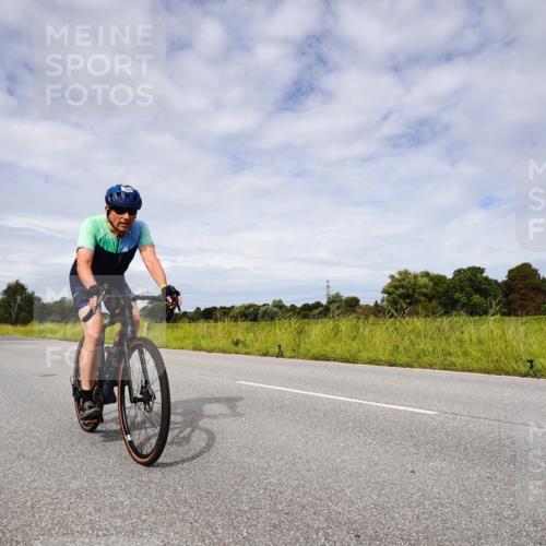 31.08.2025 - Elbe Triathlon Hamburg Michael Burmester http://msf.ph/oto/8668382 31.08.2025 11:11:13 Radfahren 1309, 1386, 1498, 1555, 1606 meine-sportfotos.de