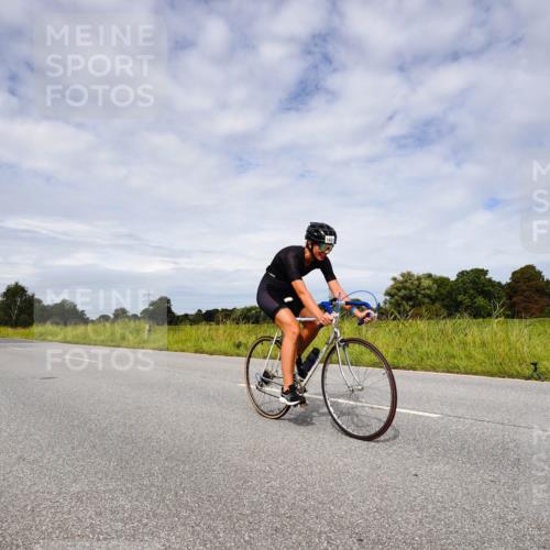 31.08.2025 - Elbe Triathlon Hamburg Michael Burmester http://msf.ph/oto/8668391 31.08.2025 11:11:22 Radfahren 1410, 1431, 1606 meine-sportfotos.de