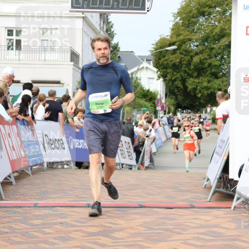 31.08.2025 - 21. Blankeneser Heldenlauf Strokosch-Dieckow http://msf.ph/oto/8668405 31.08.2025 11:14:40 Ziel 3707, 3470, 3093 meine-sportfotos.de