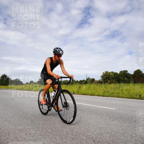 31.08.2025 - Elbe Triathlon Hamburg Michael Burmester http://msf.ph/oto/8668410 31.08.2025 11:11:59 Radfahren 1603 meine-sportfotos.de