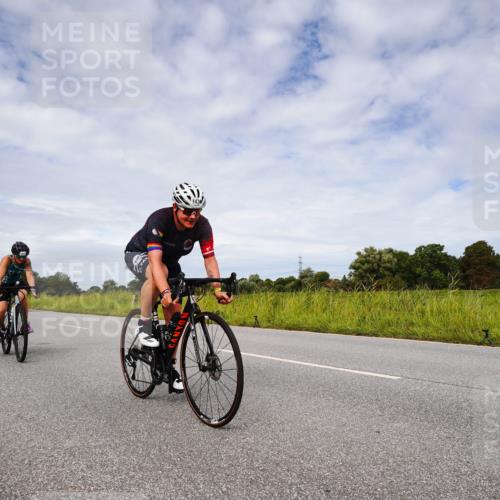 31.08.2025 - Elbe Triathlon Hamburg Michael Burmester http://msf.ph/oto/8668415 31.08.2025 11:12:21 Radfahren 1374, 1390, 1404, 1433, 1442, 1462, 1476, 1615 meine-sportfotos.de
