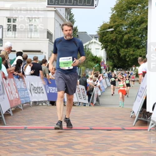 31.08.2025 - 21. Blankeneser Heldenlauf Strokosch-Dieckow http://msf.ph/oto/8668421 31.08.2025 11:14:40 Ziel 3707, 3470, 3093 meine-sportfotos.de