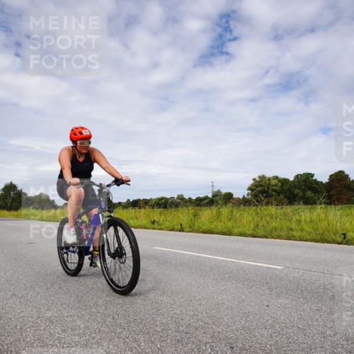 31.08.2025 - Elbe Triathlon Hamburg Michael Burmester http://msf.ph/oto/8668440 31.08.2025 11:12:40 Radfahren 1408, 1409, 1481, 1517 meine-sportfotos.de