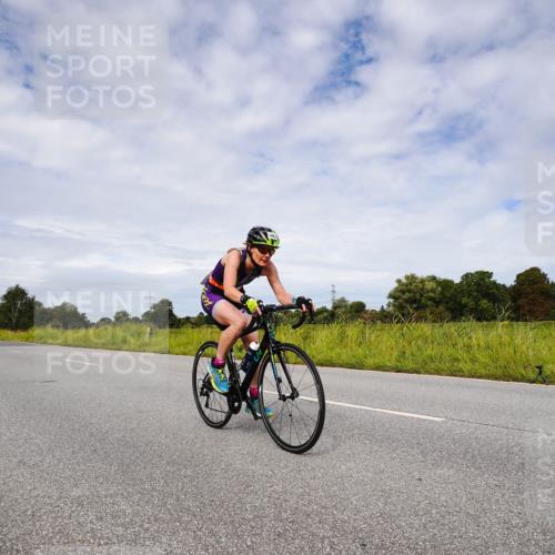 31.08.2025 - Elbe Triathlon Hamburg Michael Burmester http://msf.ph/oto/8668442 31.08.2025 11:12:43 Radfahren 1408, 1481, 1517 meine-sportfotos.de