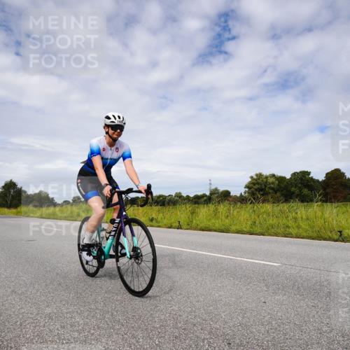 31.08.2025 - Elbe Triathlon Hamburg Michael Burmester http://msf.ph/oto/8668445 31.08.2025 11:12:45 Radfahren 1408, 1481 meine-sportfotos.de