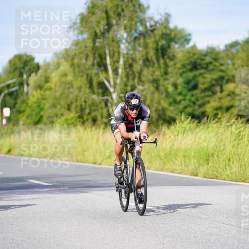 31.08.2025 - Elbe Triathlon Hamburg Michael Burmester http://msf.ph/oto/8668449 31.08.2025 09:47:17 Radfahren 400, 516, 533, 545, 723, 749, 915 meine-sportfotos.de