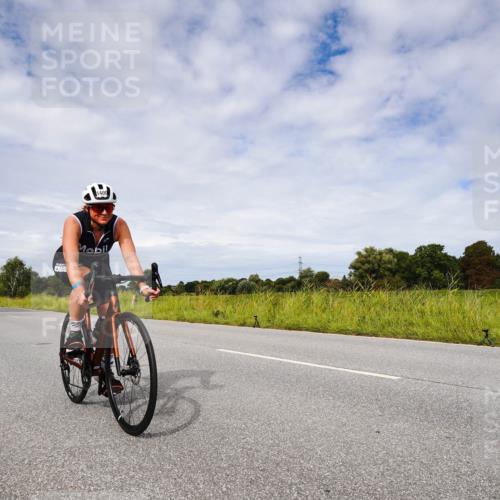 31.08.2025 - Elbe Triathlon Hamburg Michael Burmester http://msf.ph/oto/8668450 31.08.2025 11:13:16 Radfahren 1400, 1406, 1450 meine-sportfotos.de