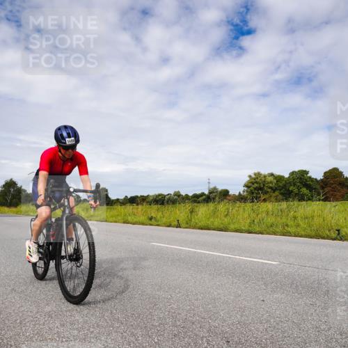 31.08.2025 - Elbe Triathlon Hamburg Michael Burmester http://msf.ph/oto/8668471 31.08.2025 11:14:02 Radfahren 1346, 1428, 1486 meine-sportfotos.de