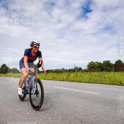 31.08.2025 - Elbe Triathlon Hamburg Michael Burmester http://msf.ph/oto/8668477 31.08.2025 11:14:13 Radfahren 1361, 1401 meine-sportfotos.de
