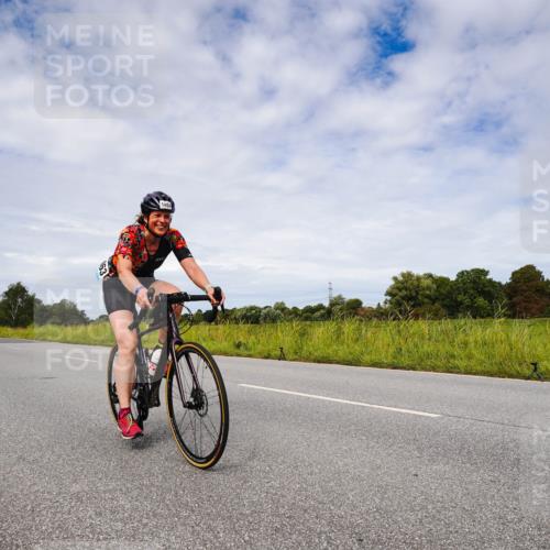 31.08.2025 - Elbe Triathlon Hamburg Michael Burmester http://msf.ph/oto/8668487 31.08.2025 11:14:29 Radfahren 1040, 1447, 1463 meine-sportfotos.de
